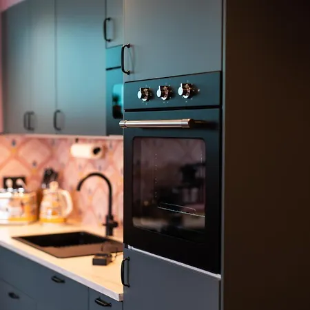 Boutique By Roy Apartman