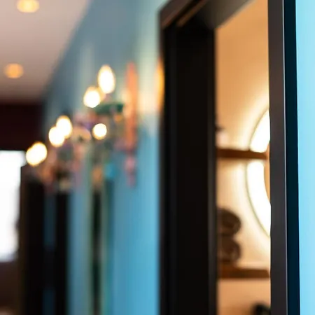 Boutique By Roy