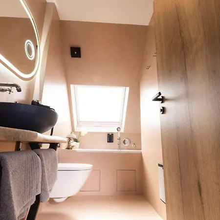 Boutique By Roy Apartman