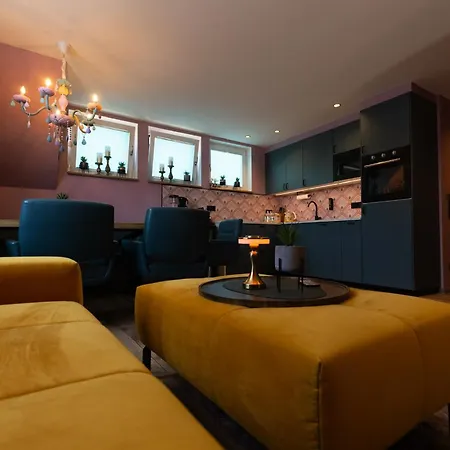 Boutique By Roy Oberhausen